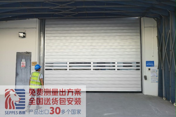 外資玻璃企業車間通道安裝硬質快速卷簾門