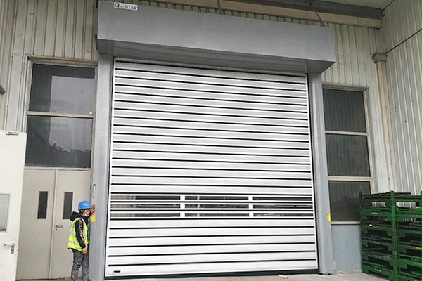 廠房出入口午夜福利片