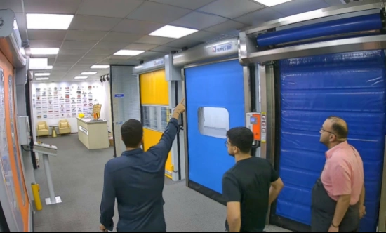 國外客戶來訪成人午夜免费APP門業參觀工業門展廳