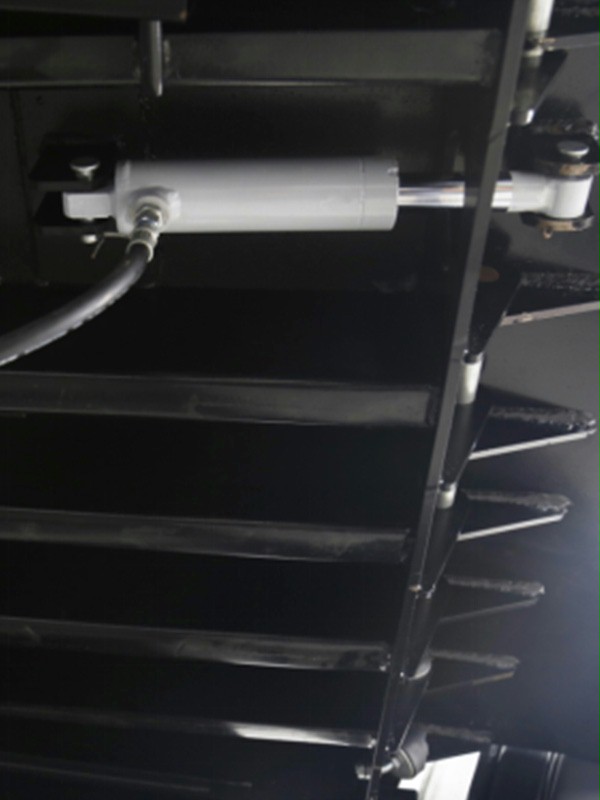 搭板油缸（輔油缸）