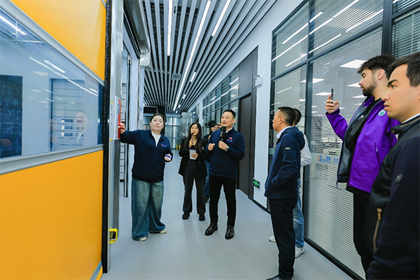 成人午夜免费APP門業展廳